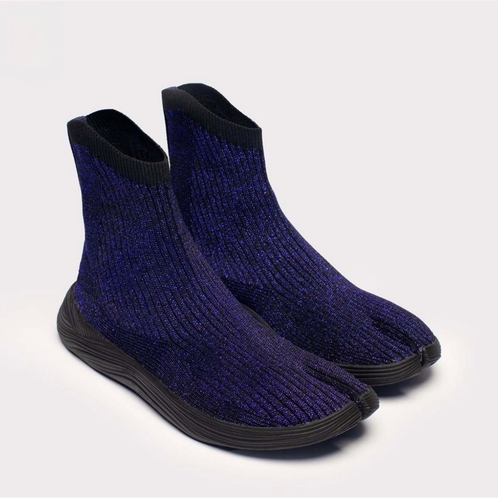 ILYSM Tabi Split Toe Sock Sneakers — Navy Shimmer — Women’s 9 / EU 40.5